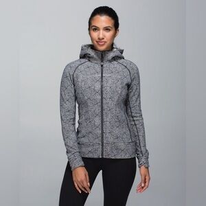 Lululemon Scuba Hoodie II
Plush Petal Deep Coal Ghost / Deep Coal